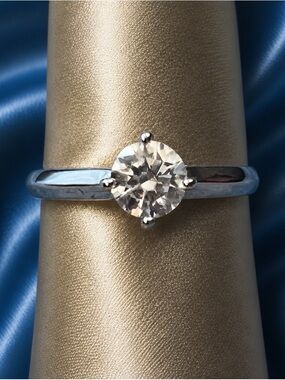 GRA Certification Included. 6mm,0.80ctw, Flawless Moissanite solitaire,VVS. NEW!